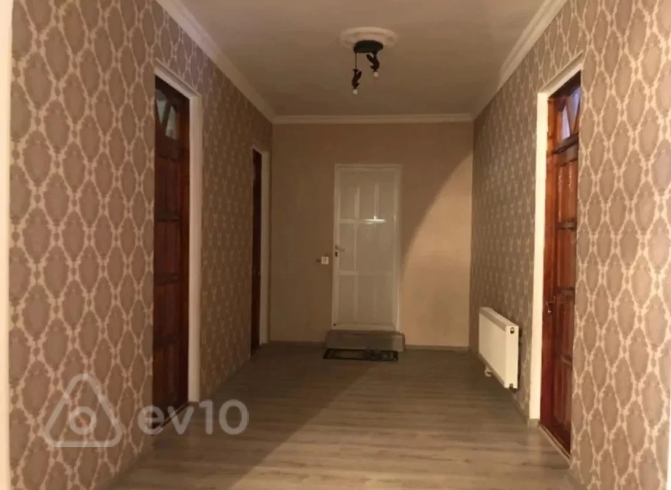 Satılır 7 otaqlı həyət evi 200 m²