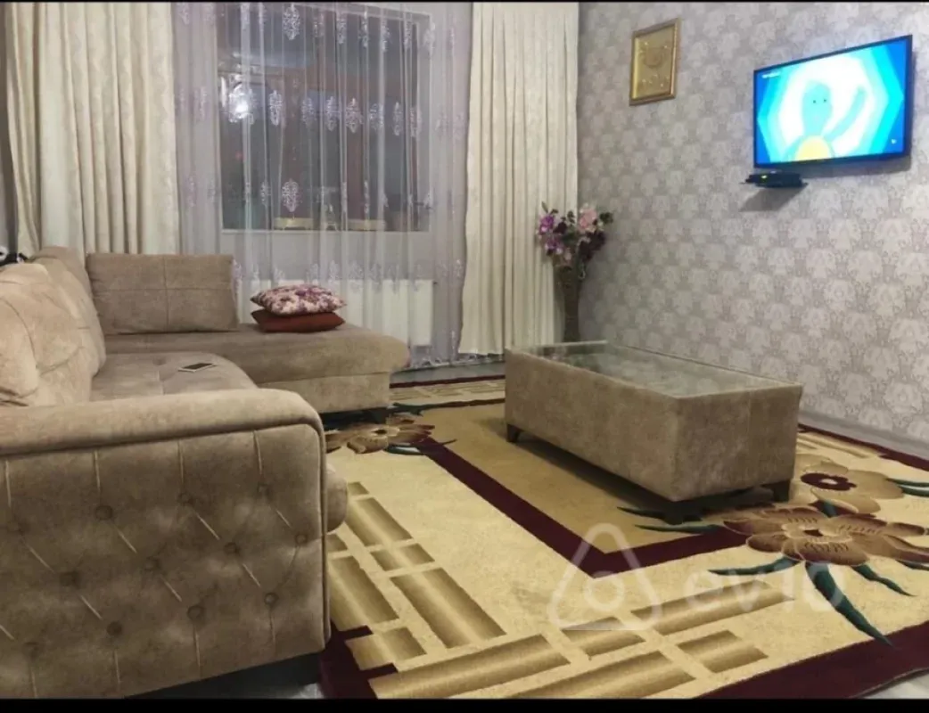 Satılır 7 otaqlı həyət evi 200 m²