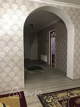 Satılır 7 otaqlı həyət evi 200 m²