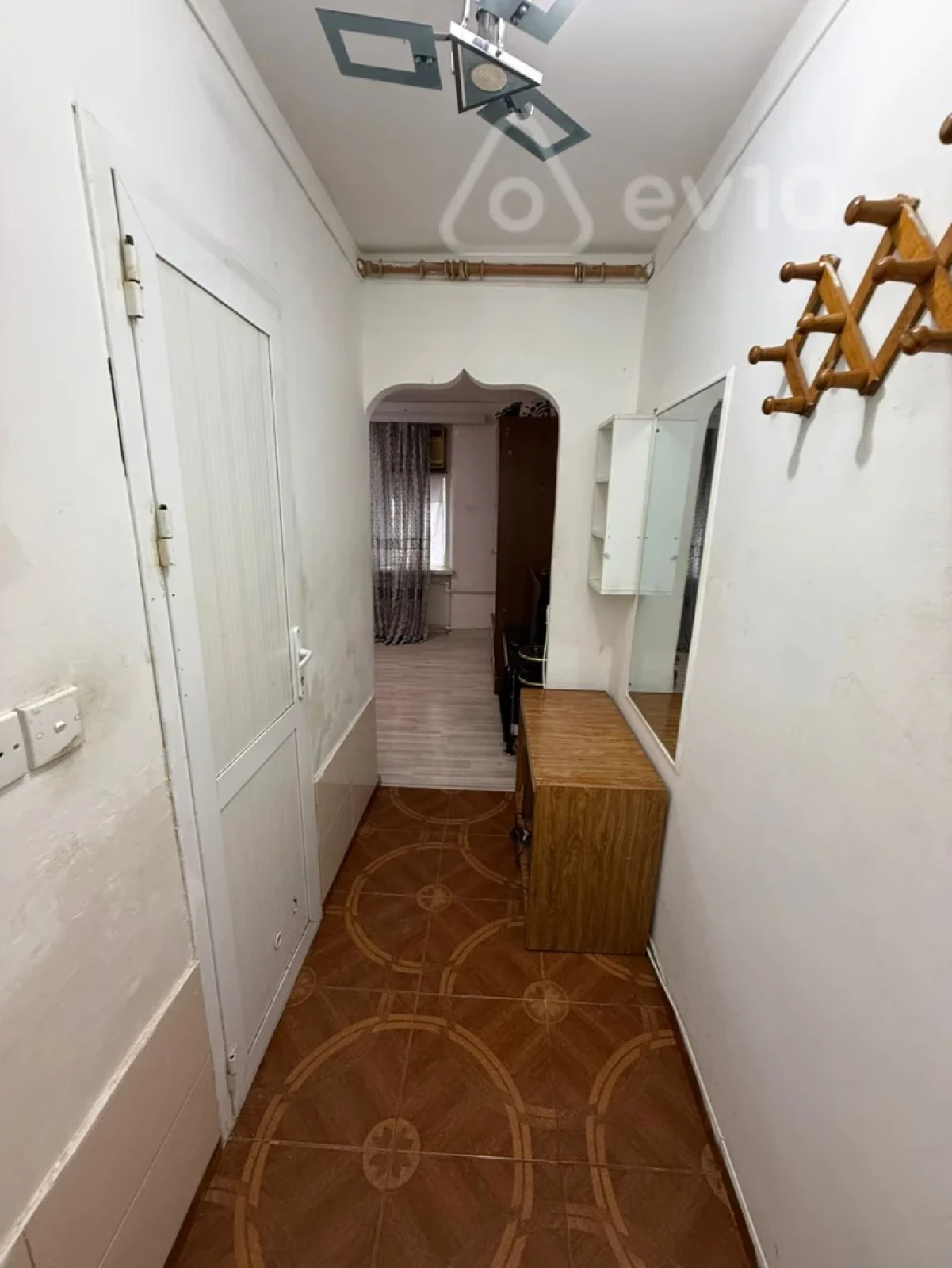 Satılır 2 otaqlı köhnə tikili 40 m²