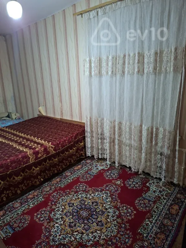 Kirayə verilir 2 otaqlı köhnə tikili 65 m²