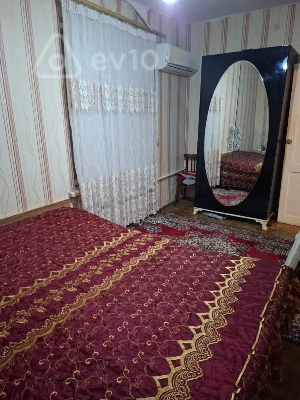 Kirayə verilir 2 otaqlı köhnə tikili 65 m²