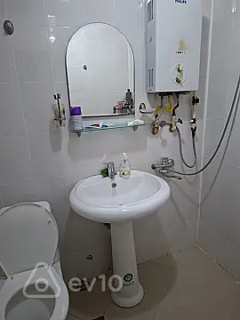 Kirayə verilir 2 otaqlı köhnə tikili 65 m²