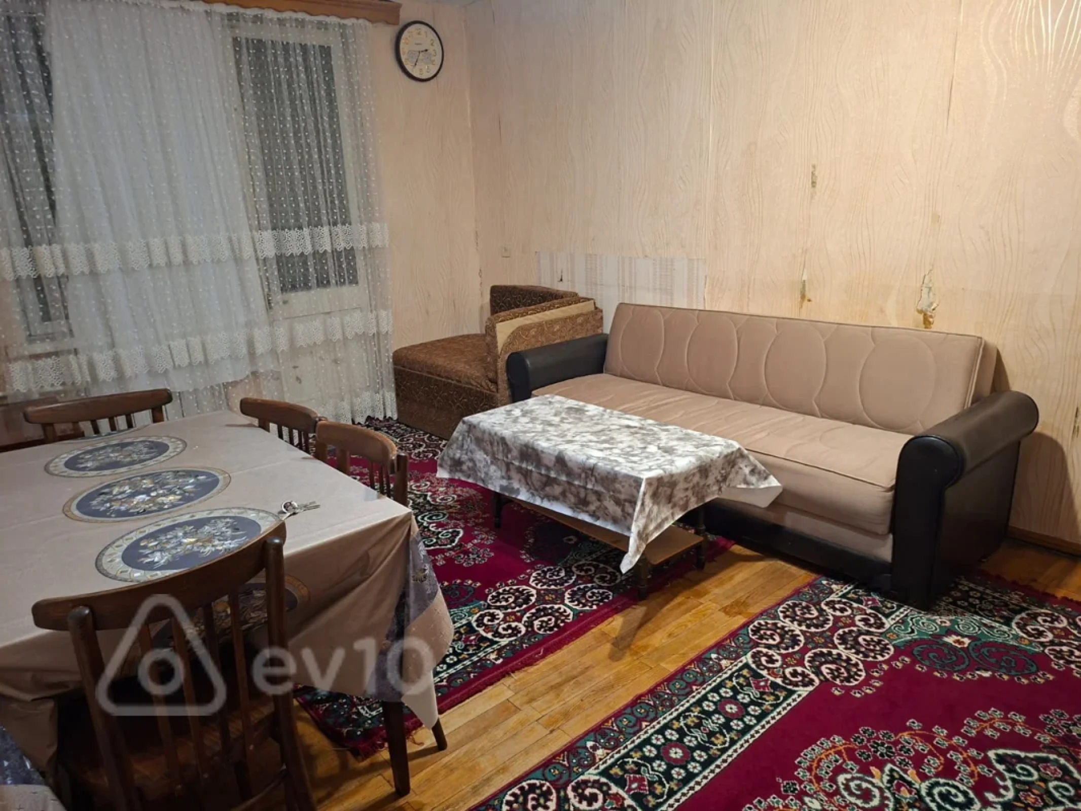 Kirayə verilir 2 otaqlı köhnə tikili 65 m²