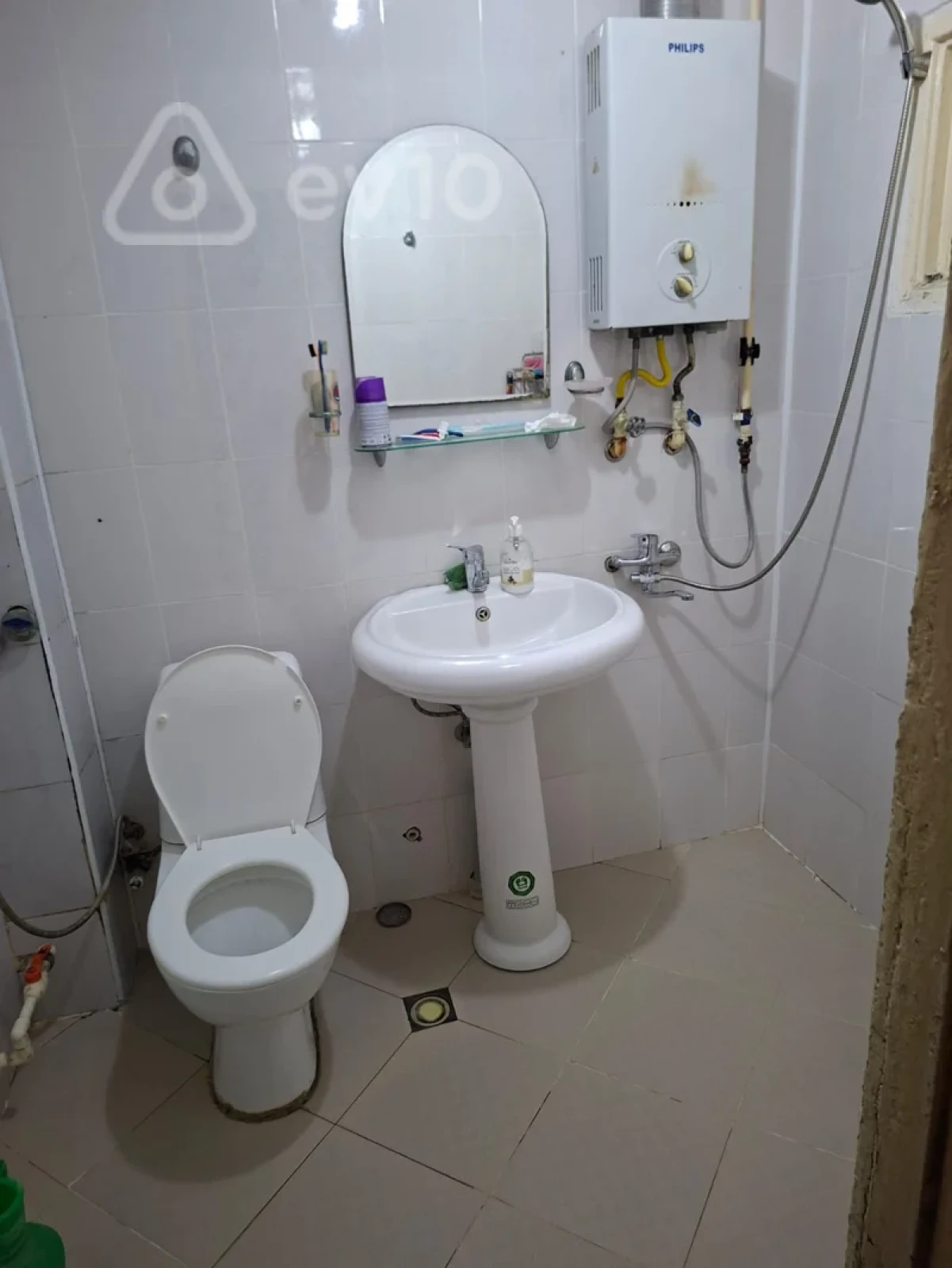 Kirayə verilir 2 otaqlı köhnə tikili 65 m²