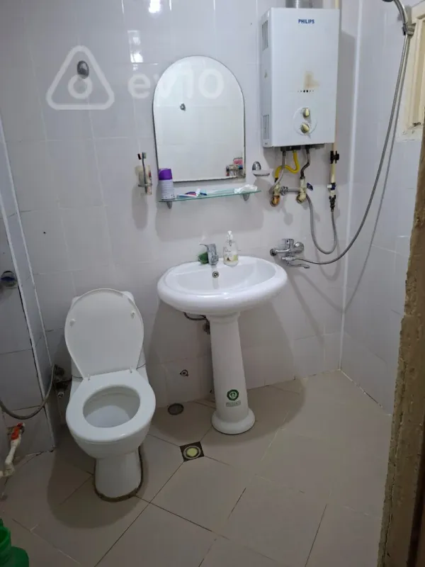 Kirayə verilir 2 otaqlı köhnə tikili 65 m²