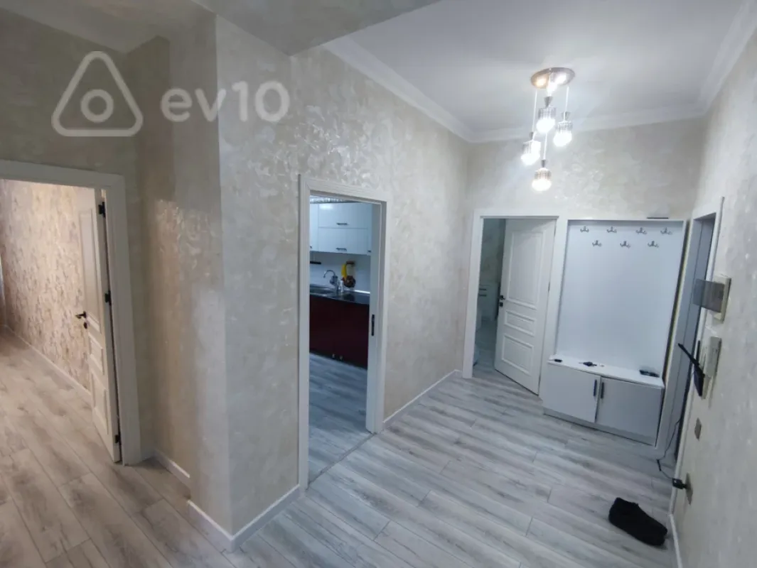 Kirayə verilir 3 otaqlı yeni tikili 94 m²
