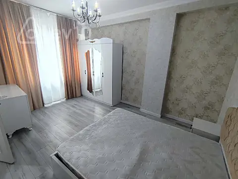 Kirayə verilir 3 otaqlı yeni tikili 94 m²