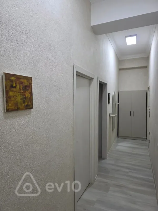 Kirayə verilir 2 otaqlı yeni tikili 70 m²