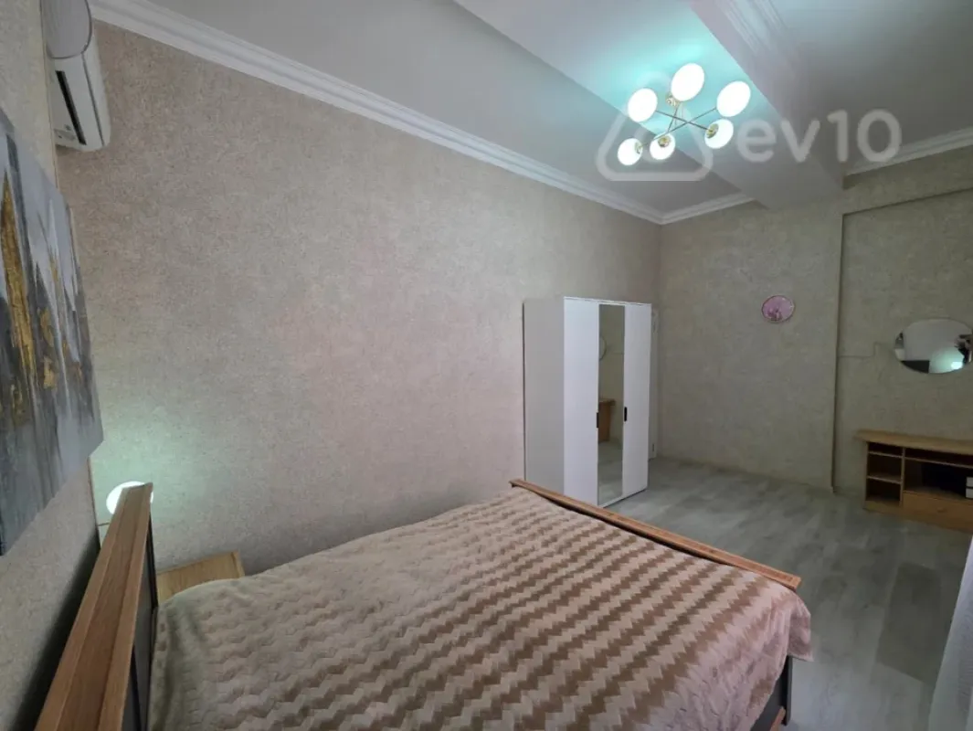 Kirayə verilir 2 otaqlı yeni tikili 70 m²