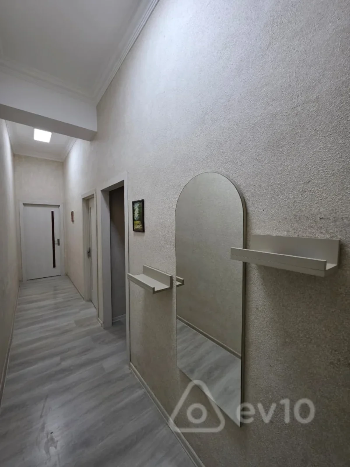 Kirayə verilir 2 otaqlı yeni tikili 70 m²