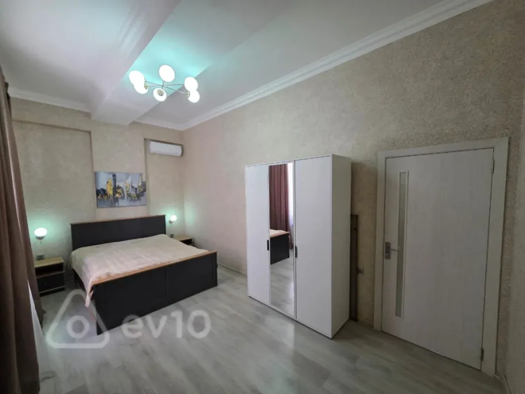 Kirayə verilir 2 otaqlı yeni tikili 70 m²