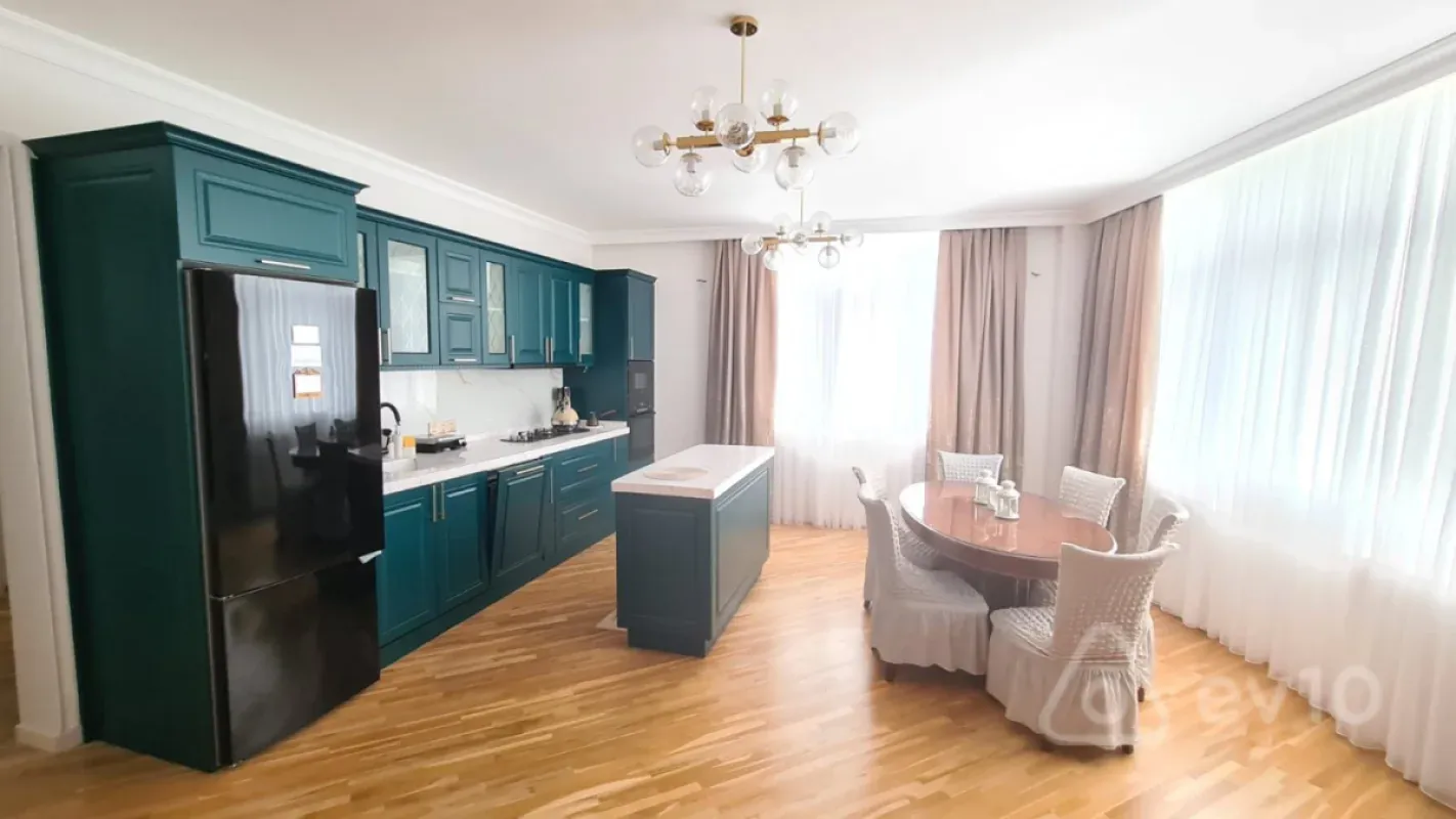 Kirayə verilir 3 otaqlı yeni tikili 110 m²