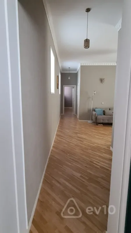 Kirayə verilir 3 otaqlı yeni tikili 110 m²