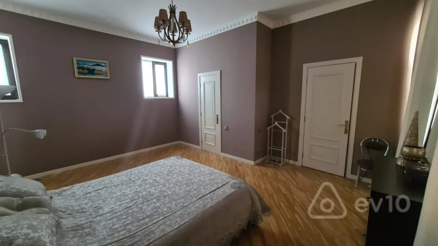 Kirayə verilir 3 otaqlı yeni tikili 110 m²