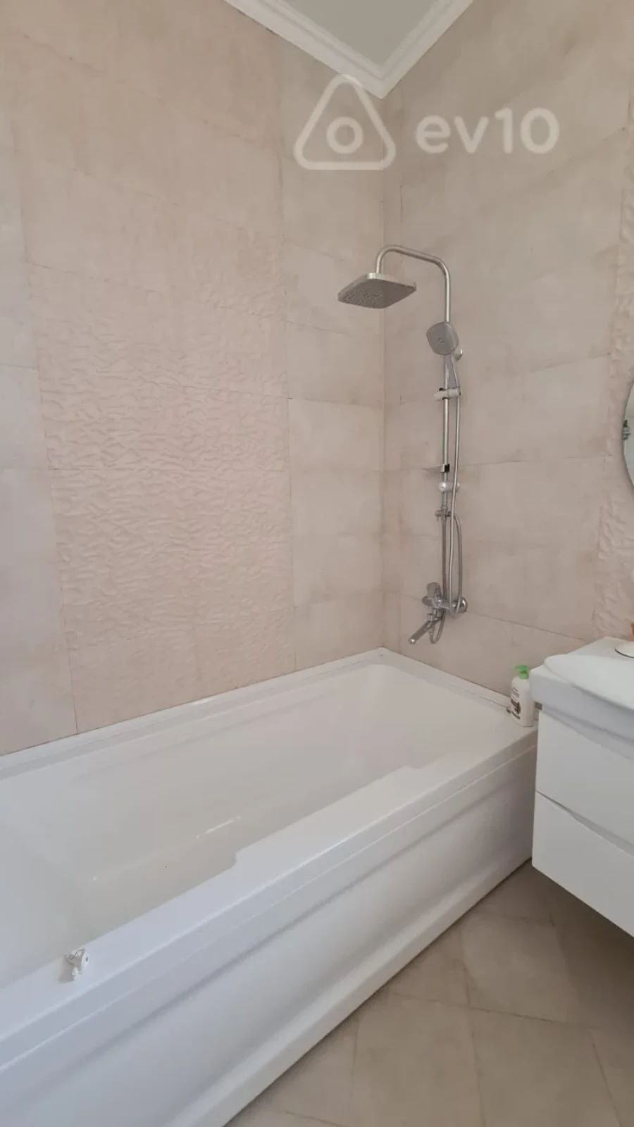 Kirayə verilir 3 otaqlı yeni tikili 110 m²