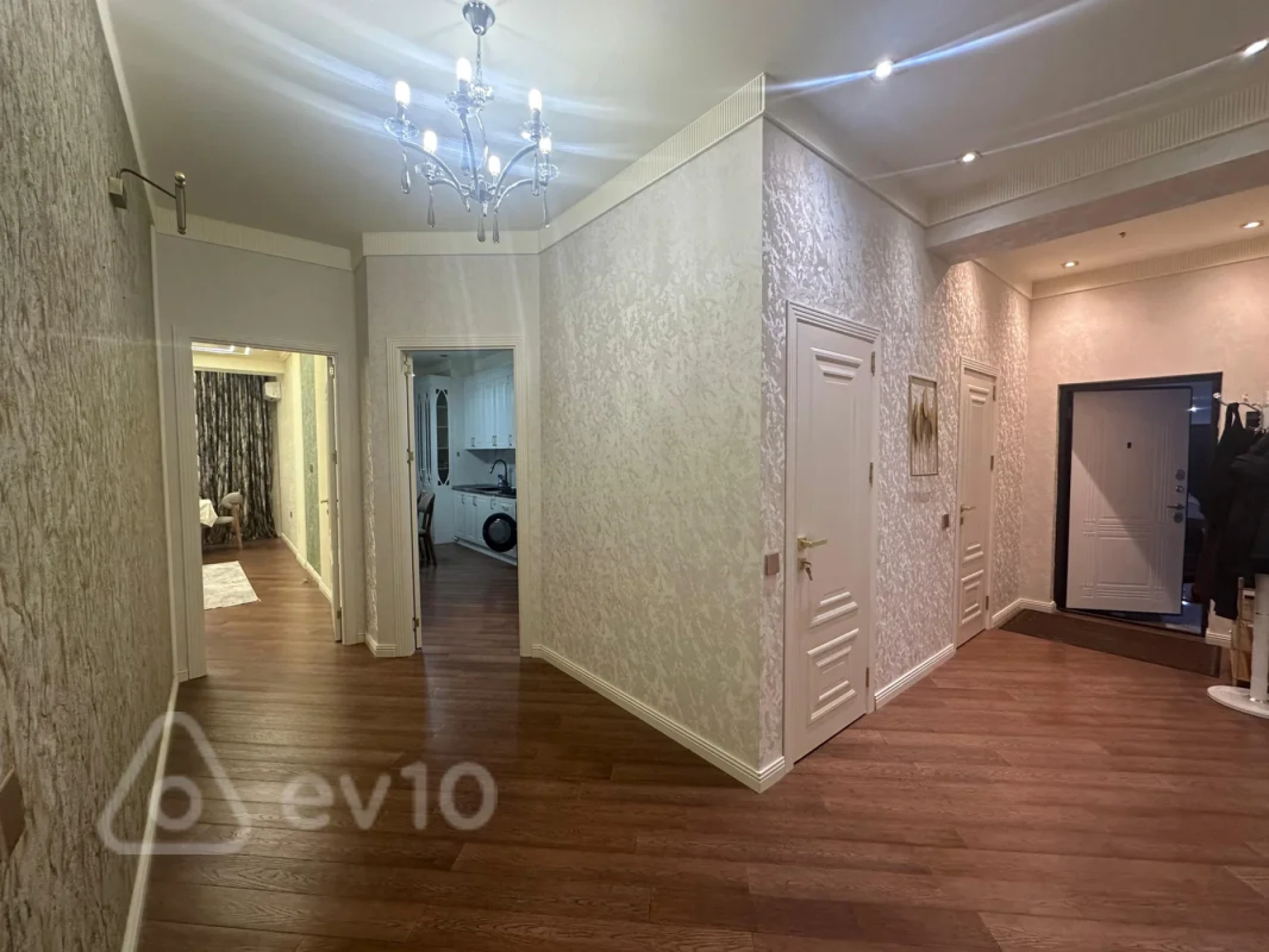 Kirayə verilir 3 otaqlı yeni tikili 110 m²