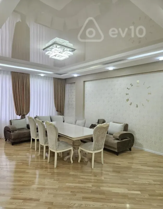 Kirayə verilir 3 otaqlı yeni tikili 154 m²