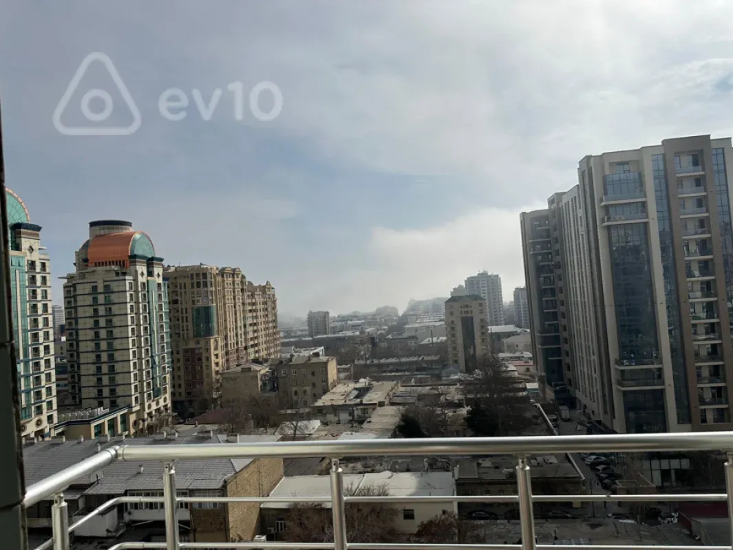 Kirayə verilir 4 otaqlı yeni tikili 195 m²