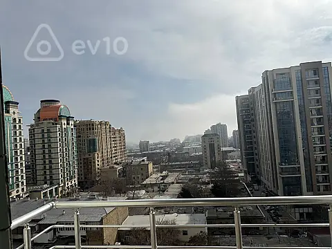 Kirayə verilir 4 otaqlı yeni tikili 195 m²