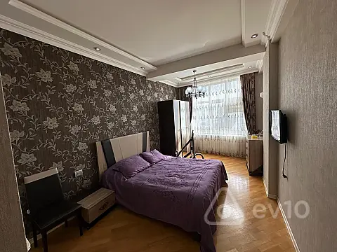 Kirayə verilir 4 otaqlı yeni tikili 195 m²