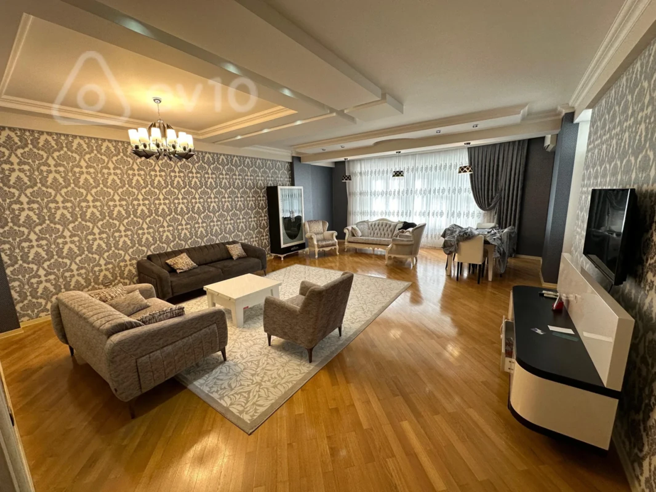 Kirayə verilir 4 otaqlı yeni tikili 195 m²