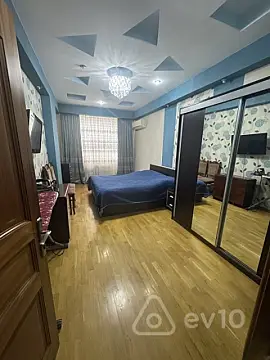 Kirayə verilir 3 otaqlı yeni tikili 140 m²