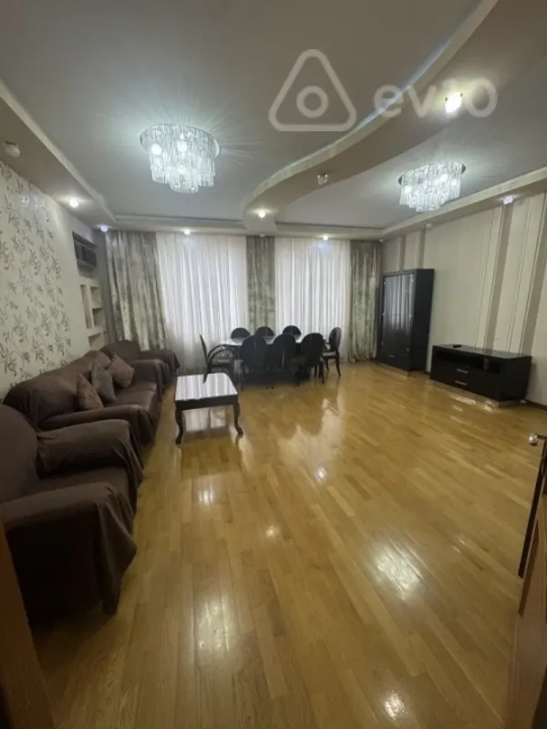 Kirayə verilir 3 otaqlı yeni tikili 140 m²