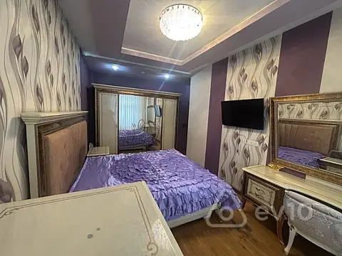 Kirayə verilir 3 otaqlı yeni tikili 140 m²