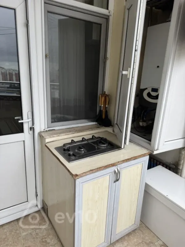 Kirayə verilir 3 otaqlı yeni tikili 140 m²