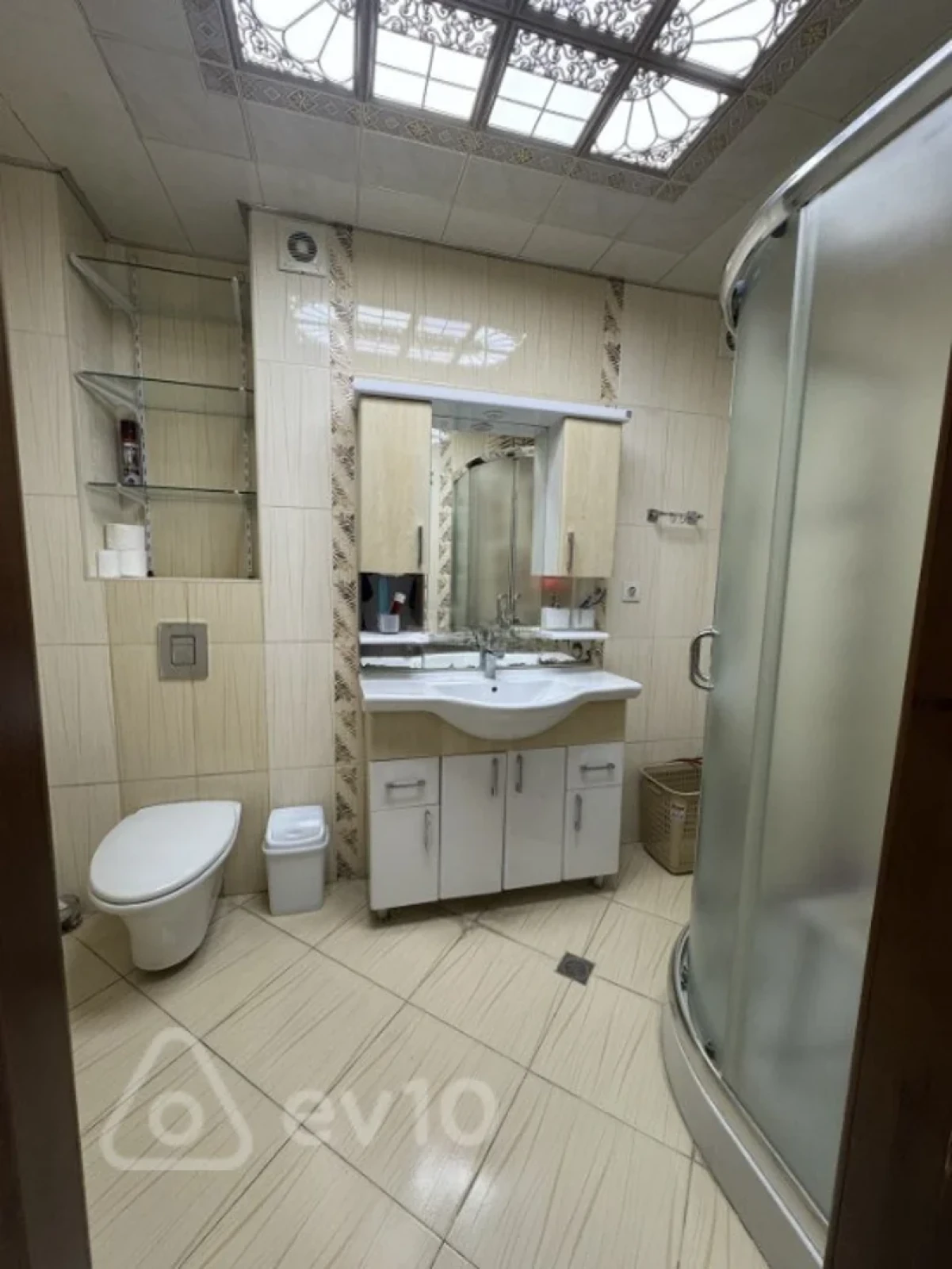 Kirayə verilir 3 otaqlı yeni tikili 140 m²