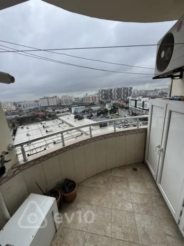 Kirayə verilir 3 otaqlı yeni tikili 140 m²