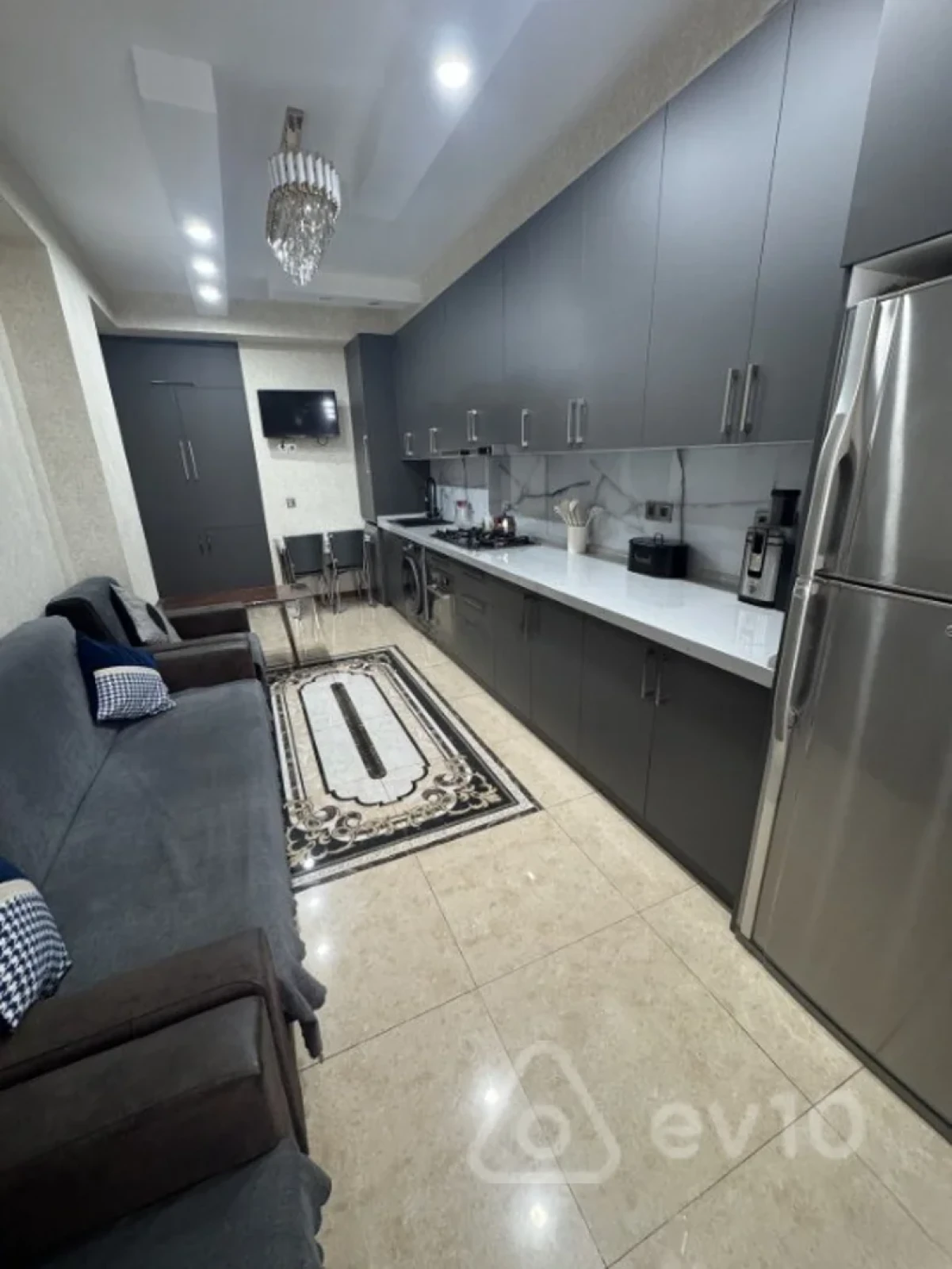 Kirayə verilir 3 otaqlı yeni tikili 140 m²