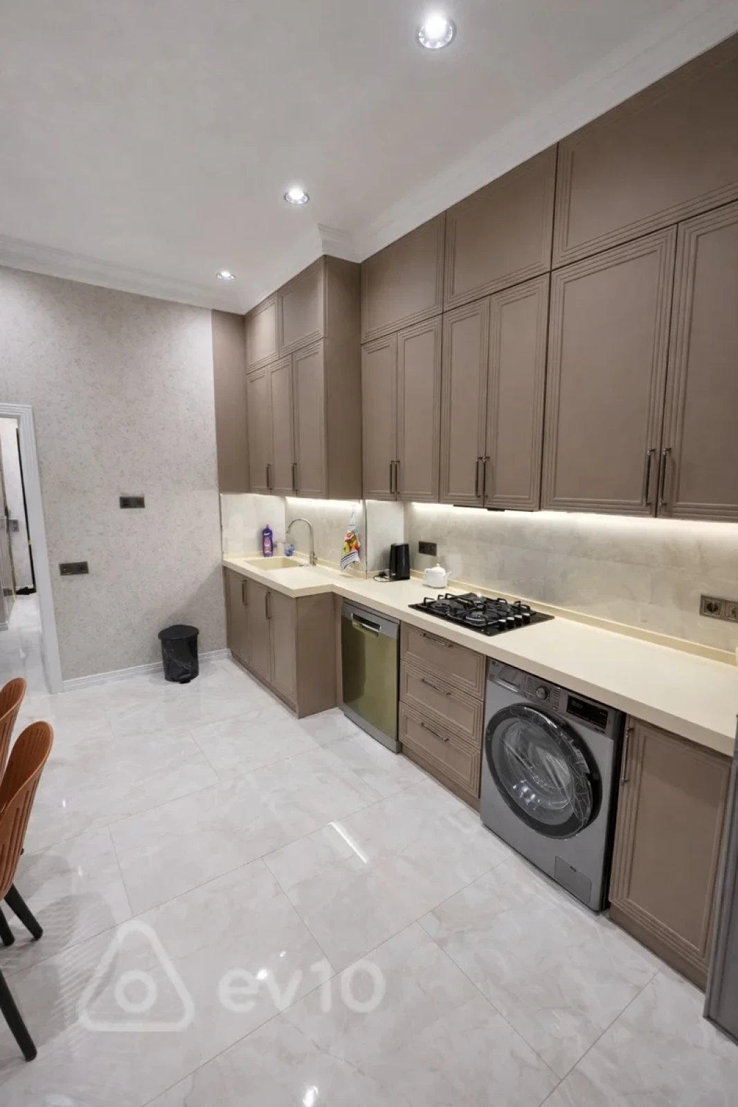 Satılır 2 otaqlı yeni tikili 95 m²