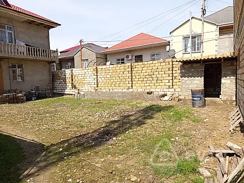 Satılır 6 otaqlı həyət evi 200 m²