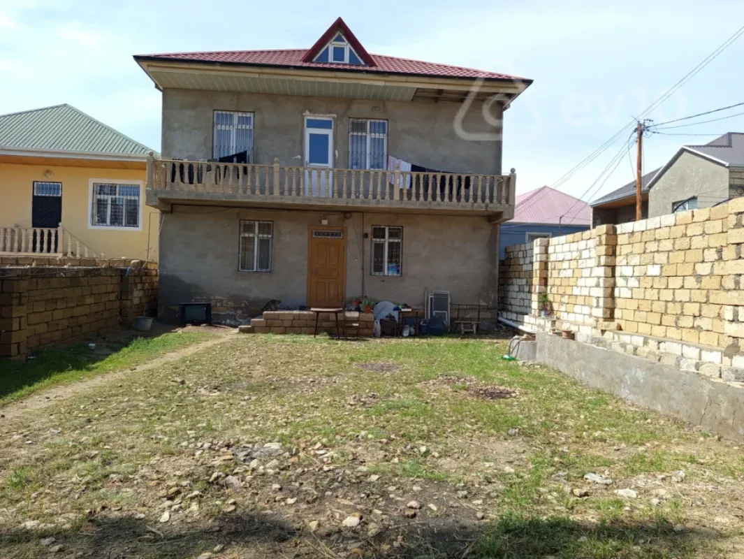 Satılır 6 otaqlı həyət evi 200 m²