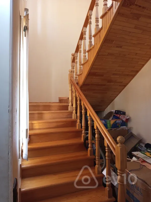 Satılır 6 otaqlı həyət evi 200 m²