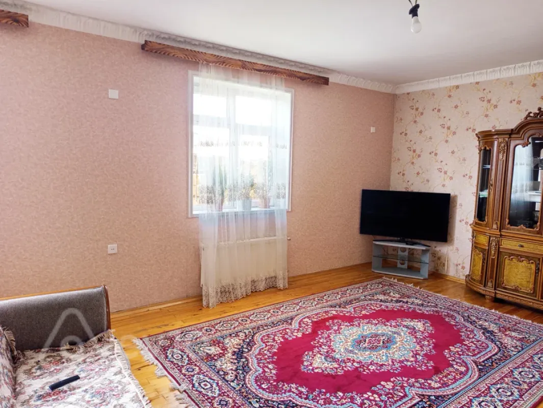 Satılır 6 otaqlı həyət evi 200 m²