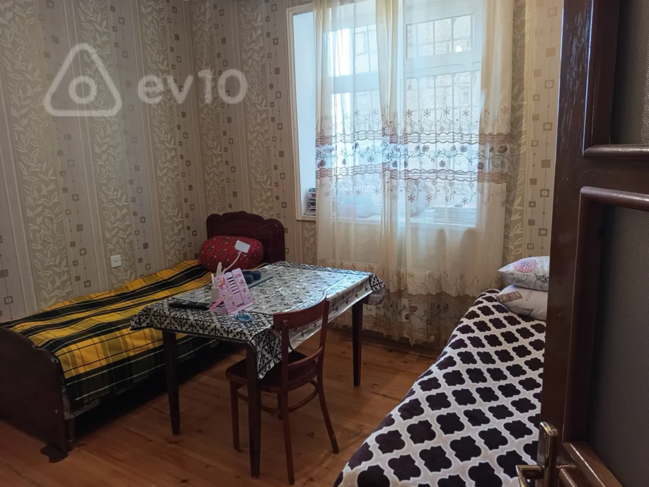 Satılır 6 otaqlı həyət evi 200 m²