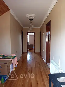 Satılır 6 otaqlı həyət evi 200 m²