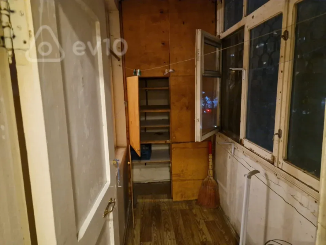 Kirayə verilir 3 otaqlı köhnə tikili 95 m²