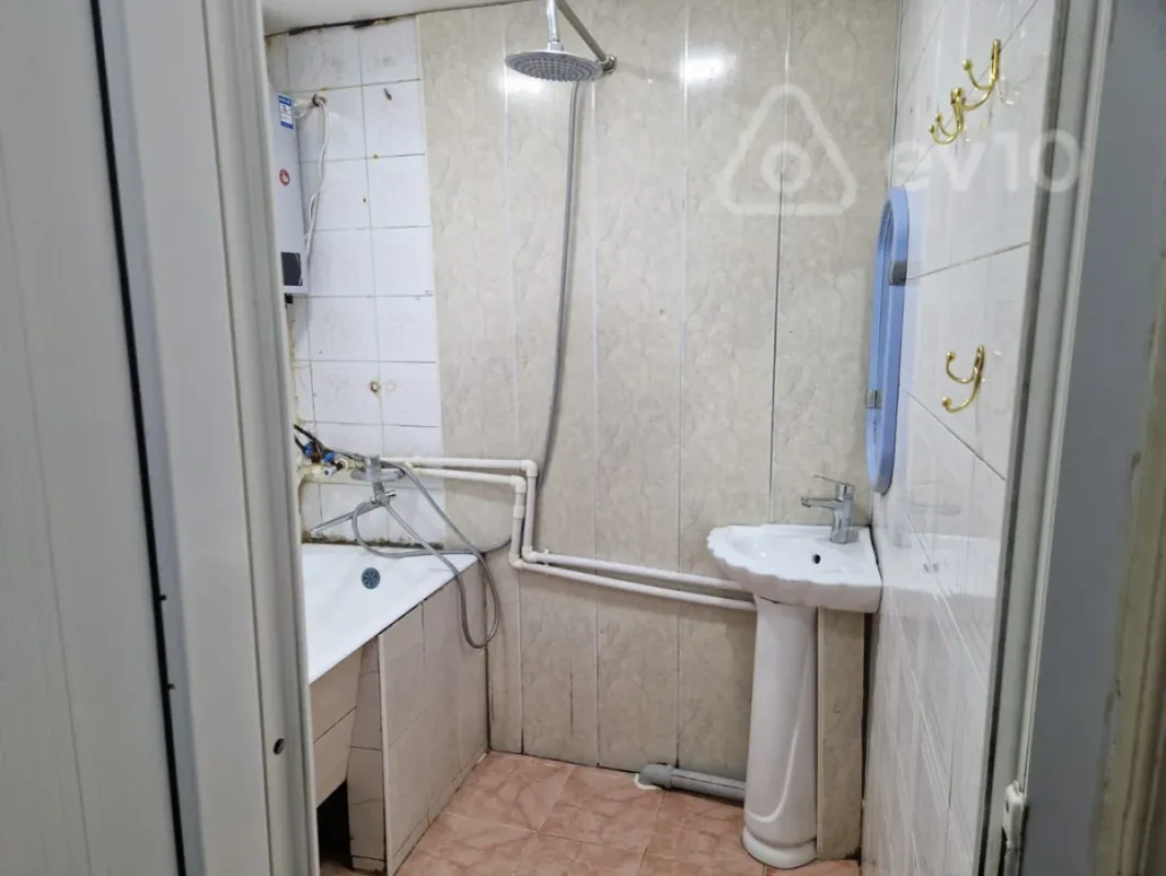 Kirayə verilir 3 otaqlı köhnə tikili 95 m²
