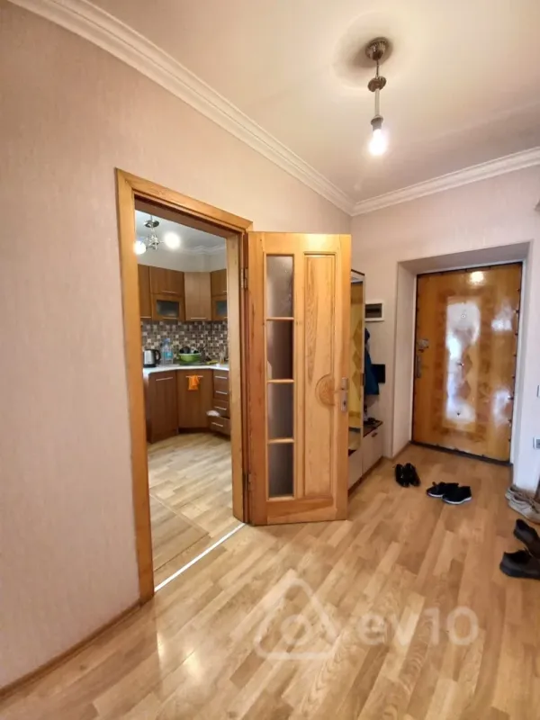 Kirayə verilir 2 otaqlı yeni tikili 56 m²