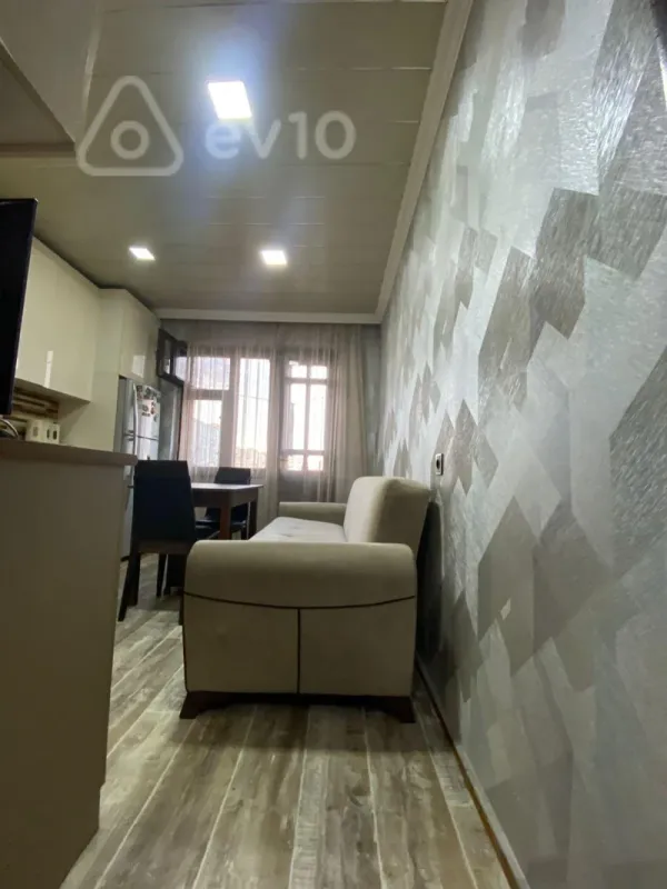 Kirayə verilir 2 otaqlı köhnə tikili 60 m²