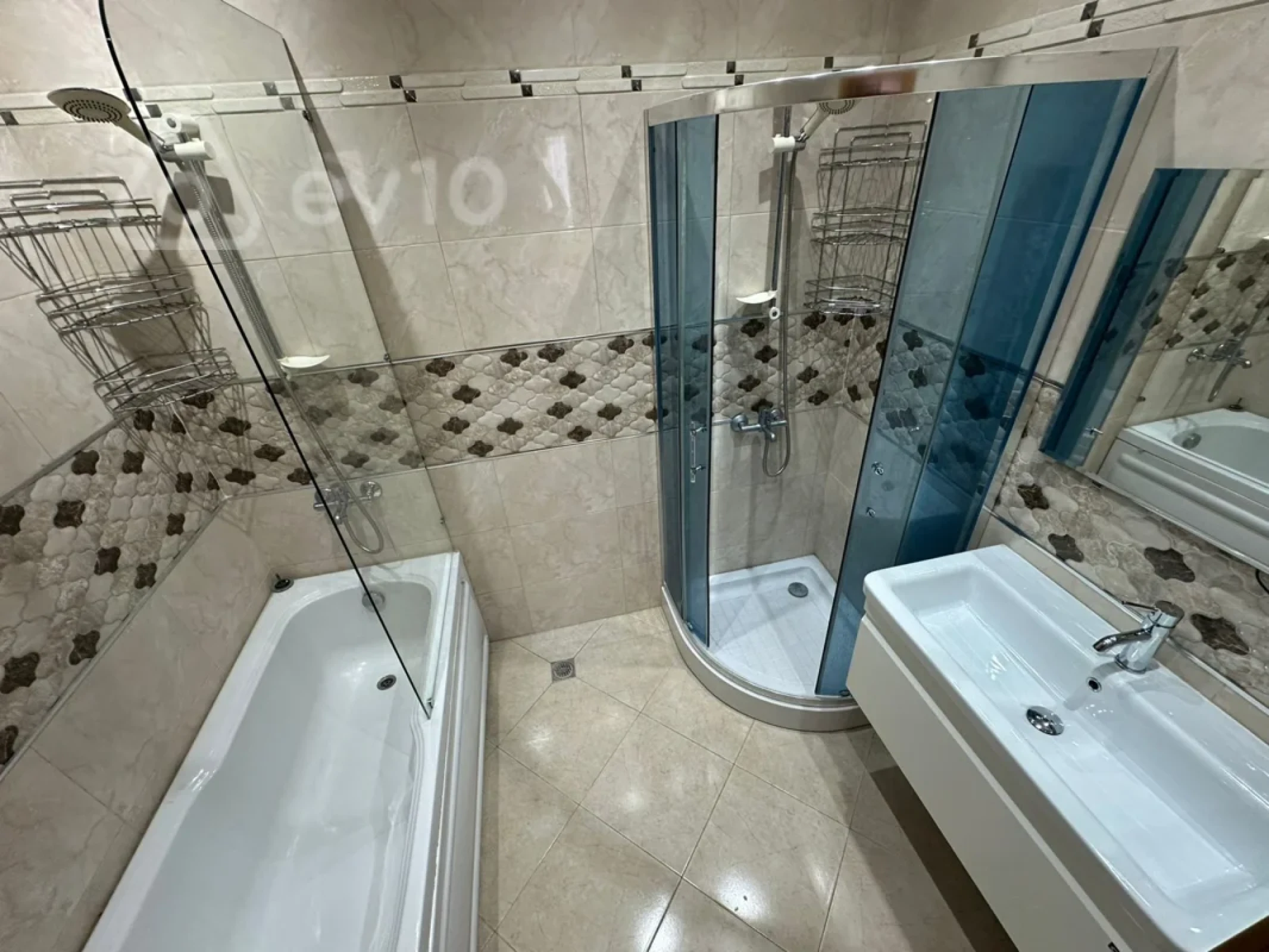 Kirayə verilir 3 otaqlı yeni tikili 100 m²