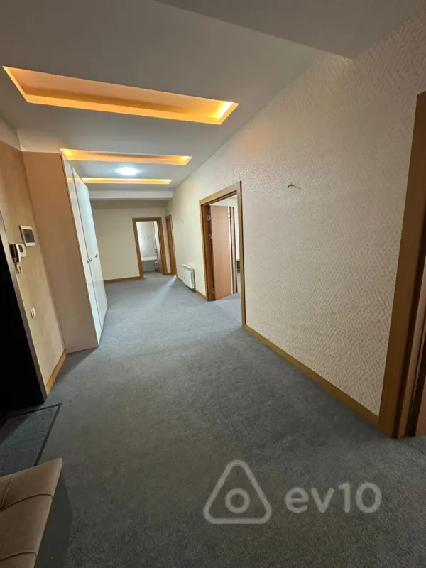 Kirayə verilir 3 otaqlı yeni tikili 100 m²