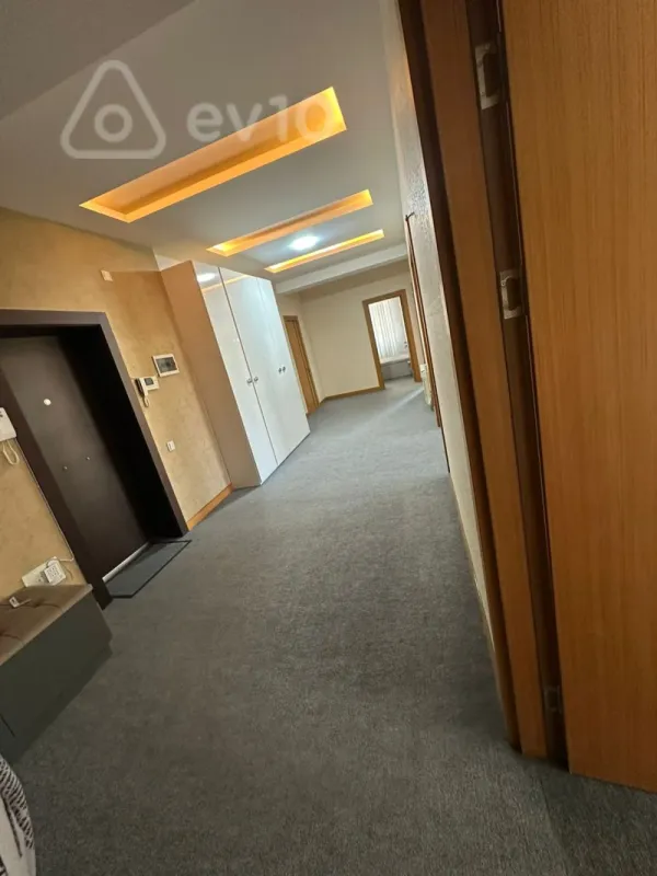 Kirayə verilir 3 otaqlı yeni tikili 100 m²