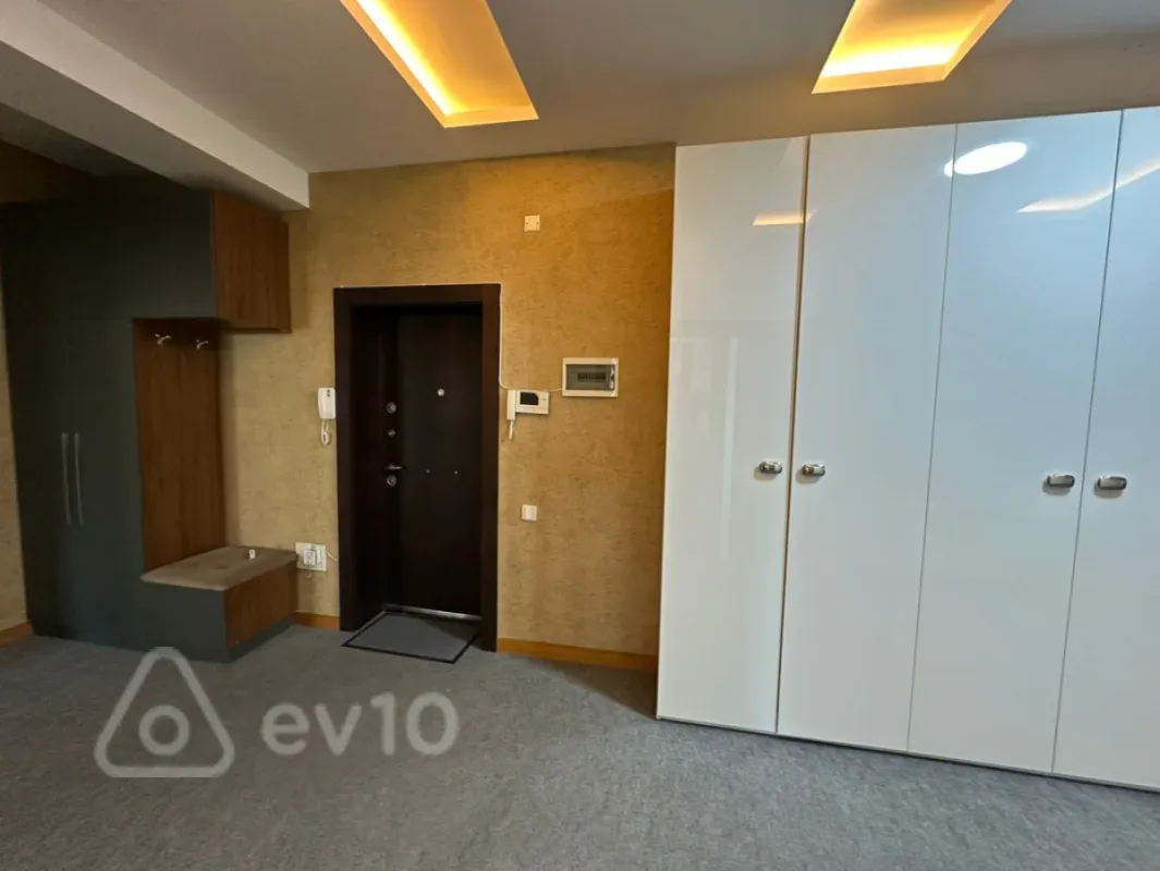 Kirayə verilir 3 otaqlı yeni tikili 100 m²