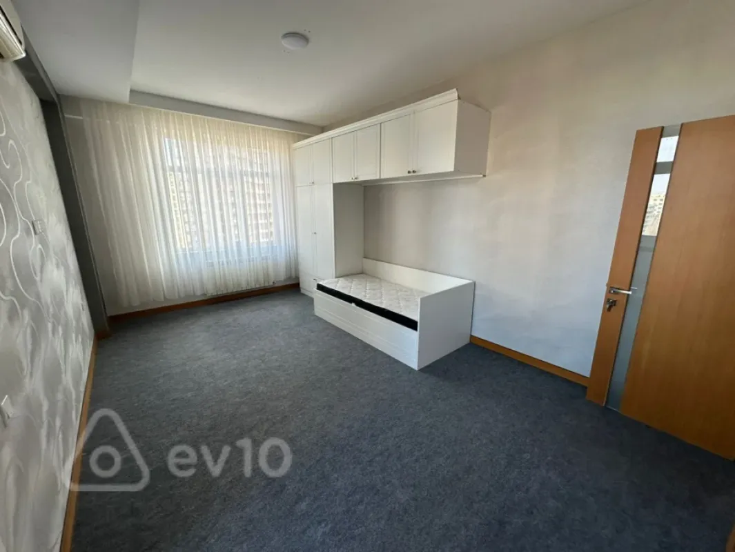 Kirayə verilir 3 otaqlı yeni tikili 100 m²