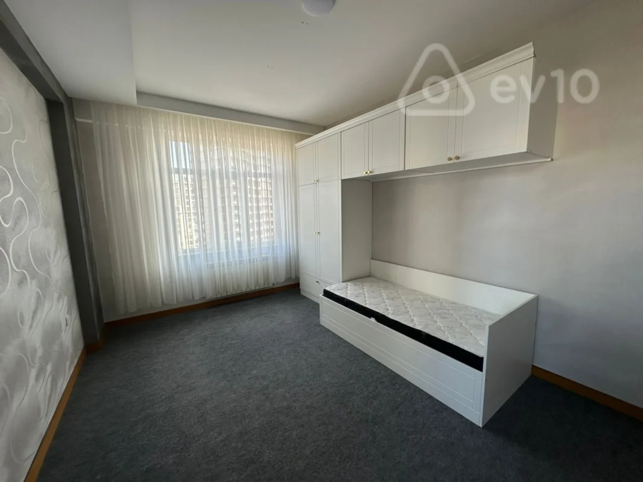 Kirayə verilir 3 otaqlı yeni tikili 100 m²